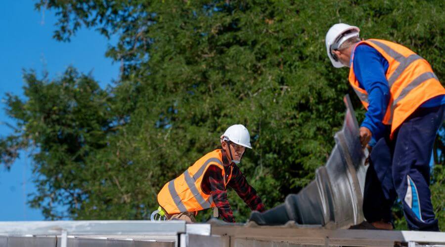 Professional residential roofers in Lee, ME